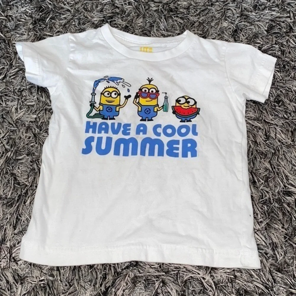 Minions t shirt 3T Uniqlo see pics.